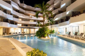 Beautiful and Centric 1BR PH Private pool Sauna